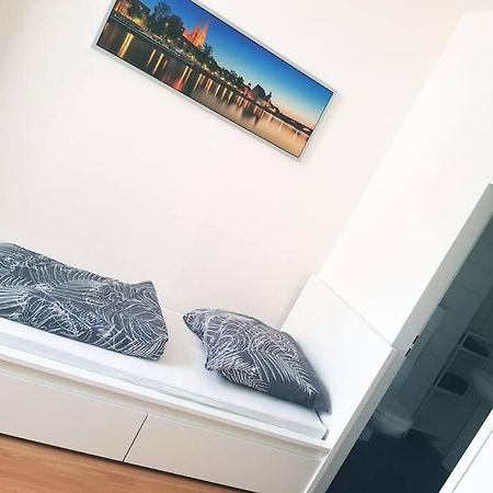 Helles Apartment Neutraubling Eksteriør bilde