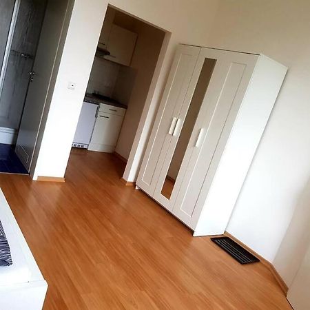 Helles Apartment Neutraubling Eksteriør bilde